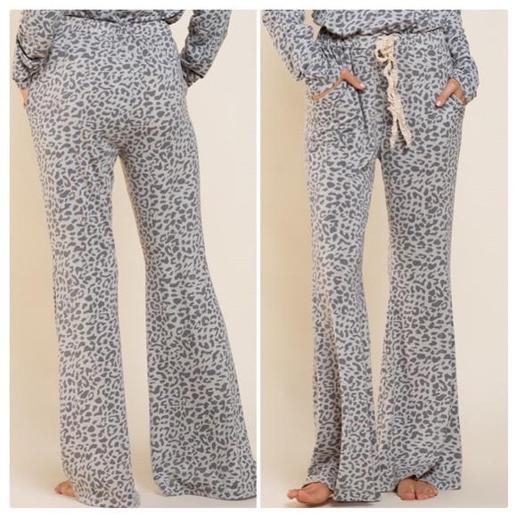 POL Leopard Flare Lounge Pants - Picture 3 of 14